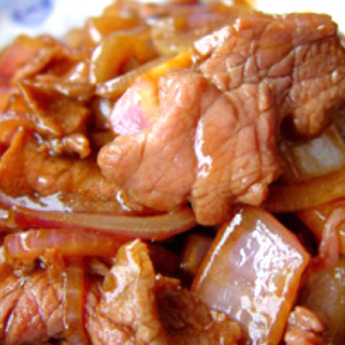 Ternera con cebolla