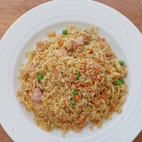 Arroz frito con salsa curry